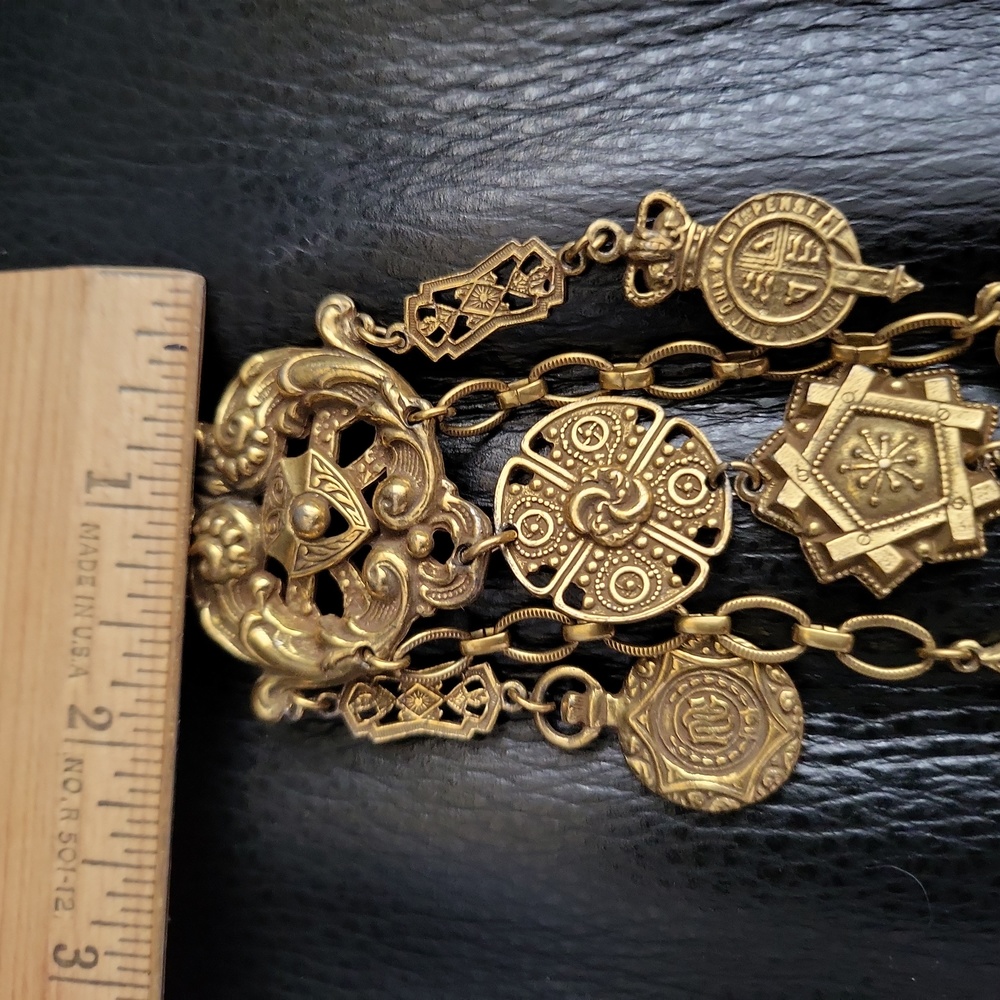 Brass Chatelaine Brooch Fancy Dangling Asain Motif Signed "ART" Coro Sty… - Picture 6 of 11